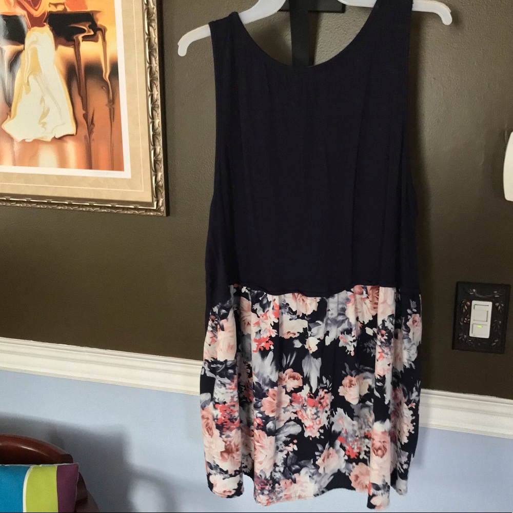Gilli High-Low Tank Top 👚 - Picture 2 of 3